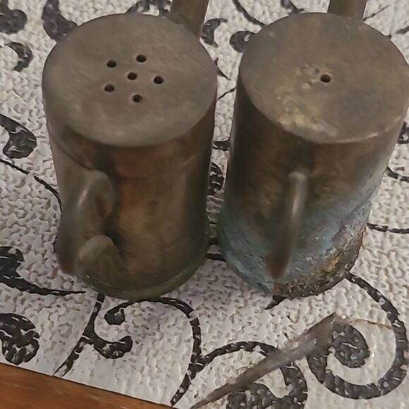 Vintage Metal Watering Cans Salt And Pepper Shakers. - Picture 6 of 9